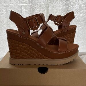 UGG Women's Size 8 Brown Wedge Sandals